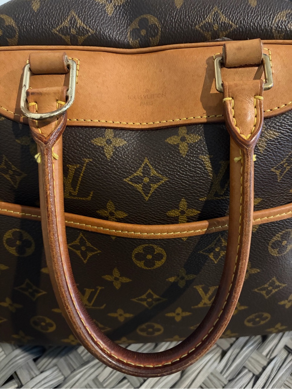 Louis Vuitton Deauville monogram canvas handbag - Picture 3 of 16